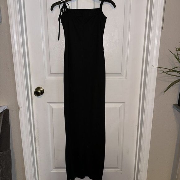 Like New Dress by Boohoo 10 - Picture 2 of 3